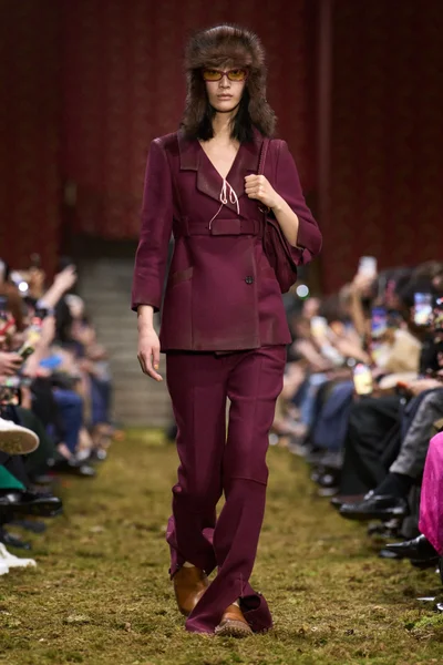 Look 4